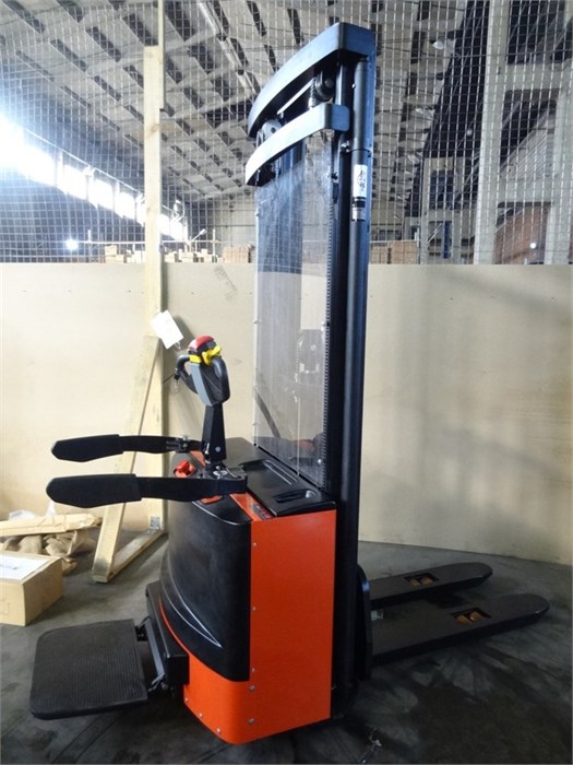 Самоходный штабелер SDK 1536 с платформой 5633